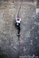 Escalada en Siurana - Molina como una flecha: Molina escalalando \"Fletxa directa (5+)\"