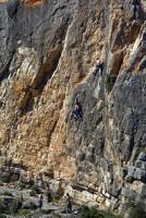 A saco paco: Pau y Solete escalant el BARON RAMPANTE (6c) 20 m. CABALLERO INEXISTENTE (6c/7a) 20 m. en el SECTOR LOS HUAJALOTES de la Paret d\'Enfront de Jérica Escalada en Jérica - A saco paco: Pau y Solete escalant el BARON RAMPANTE (6c) 20 m. CABALLERO INEXISTENTE (6c/7a) 20 m. en el SECTOR LOS HUAJALOTES de la Paret d\'Enfront de Jérica