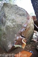 Boulder en Albarracín: La jornada se termina y el Xicotiu todavía tiene energía para intentar este mítico bloque de Albarracín. Escalada en Albarracín - Boulder en Albarracín: La jornada se termina y el Xicotiu todavía tiene energía para intentar este mítico bloque de Albarracín.