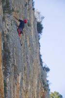 Esaú vuelve: Esaú vuelve a la palestra... sin prisas pero sin pausas lo da todo en esta hermosa vía de placa Escalada en Cova de la Petxina - Esaú vuelve: Esaú vuelve a la palestra... sin prisas pero sin pausas lo da todo en esta hermosa vía de placa