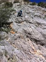 Diego (4) Aimee 4+: Este las hace de top pero ya muestra el enano que no se rinde en las malas.. aprieta el bichito.... Escalada en Alcalalí - Diego (4) Aimee 4+: Este las hace de top pero ya muestra el enano que no se rinde en las malas.. aprieta el bichito....