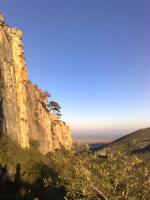vistes de vesprada(sector \"la dama\"): ... i al fons la mar i la serra de la Murta Escalada en Tallat Roig - vistes de vesprada(sector \"la dama\"): ... i al fons la mar i la serra de la Murta