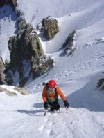 el resalte al fondo : Escalada en Turbón - el resalte al fondo :