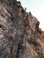 Top ten: Carles llega al top de este viote Escalada en Corbera Bloc, sector Fontanelles - Top ten: Carles llega al top de este viote