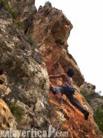 A por el mantecao!!: Al loro con el aleje de la tercera chapa!!! Escalada en Corbera Bloc, sector Fontanelles - A por el mantecao!!: Al loro con el aleje de la tercera chapa!!!