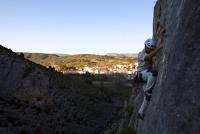 Destrepando a Jack: Pau subiendo el segundo largo de JACK EL DESTREPADOR (6a+/6a+) 40 M Escalada en Jérica - Destrepando a Jack: Pau subiendo el segundo largo de JACK EL DESTREPADOR (6a+/6a+) 40 M