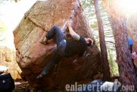 A tope con el 6c+: Linotero en toda la arista de este viote... Escalada en Albarracín, sector Arrastradero, vía Arrastradero 096 - A tope con el 6c+: Linotero en toda la arista de este viote...