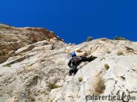 La reentré: Lluïso volviendo a las andadas... Y que mejor para romper la cascarilla que empezar con un cuartito muy disfrutón. Escalada en Puig Campana - La reentré: Lluïso volviendo a las andadas... Y que mejor para romper la cascarilla que empezar con un cuartito muy disfrutón.