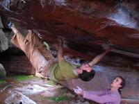 Escalada en Albarrac�n - Yes you can!!!... or not?: Stephen machacandose los empeines en el 7c de Techo don Pepo.