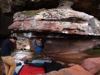 Escalada en Albarrac�n - round 1: Jon en el 7c de Techo don Pepo