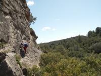 Travesía: Jesús haciendo un poco de bulder en Cuchillo Escalada en Cuchillo - Travesía: Jesús haciendo un poco de bulder en Cuchillo
