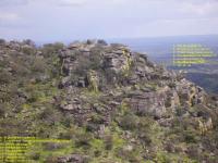 Escalada en Castillo de Bayuelas - �ltimas v�as equipadas: En esta foto de los escalones est�n se�aladas las v�as nuevas equipadas �ltimamente con la referencia propuesta de los grados.