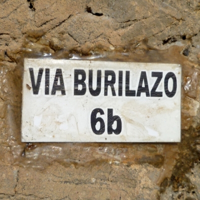 Cartel a pie de vía